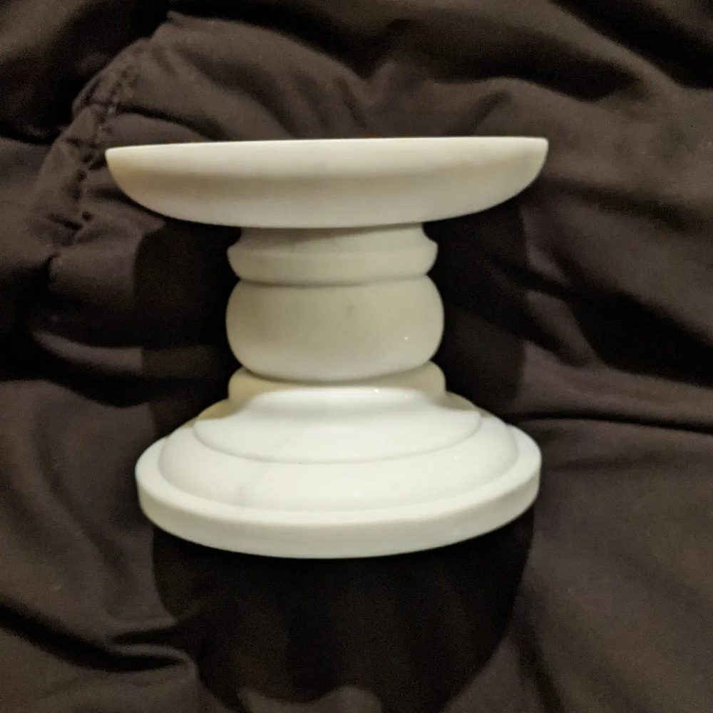 Bath and body works marbled pedestal candl… - Picture 3 of 3